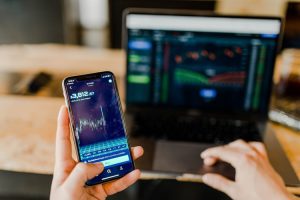 La finanza in mano ai robot: nel mondo gestiscono 877 miliardi di risparmi